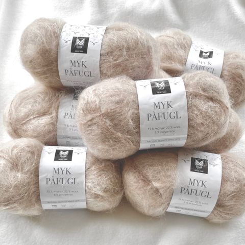 Myk Påfugl farge 3041 beige