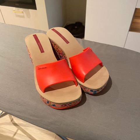 Nydelige sandaler til varme sommerdager
