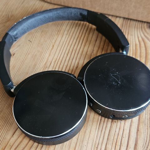 Godt brukt AKG headset