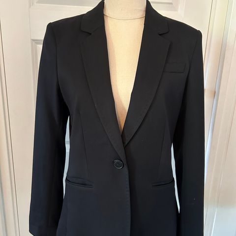 H&M blazer dressjakke dame feminin str 40 sort svart