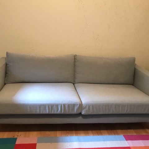 Ikea sofa og to stoler