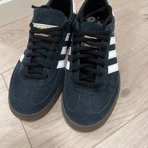 Adidas Spezial str 37