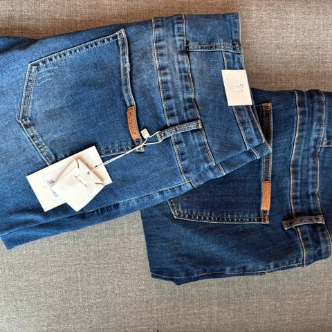 2 nye Angelina jeans fra Floyd 34/33