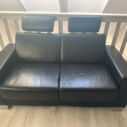 Selger fin brukt toseters sofa