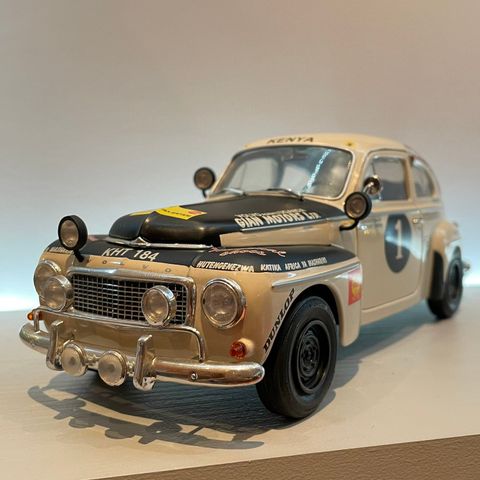 1:18 VOLVO PV 544 RALLYE