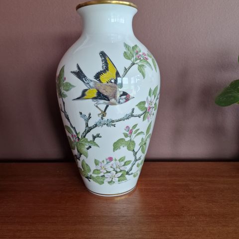 The woodland bird vase