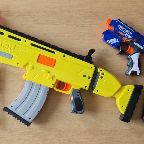 Nerf guns AR-L (Fortnite), digital målskive og pistol pakke.