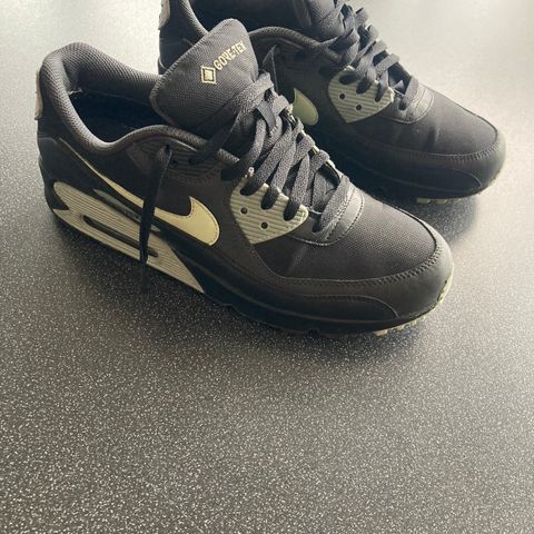 Nike Air Max 90