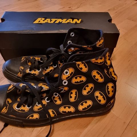 Batman Converse high tops