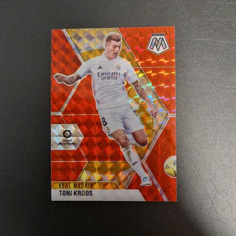 Toni Kroos Real Madrid 2020-21 Mosaic La Liga Red Mosaic Prizm Parallel #26