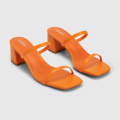 Oransje sandaler str 36