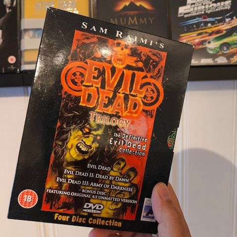 Evil Dead Trilogy Ultimate 4-Disc DVD Samleboks Limited Edition