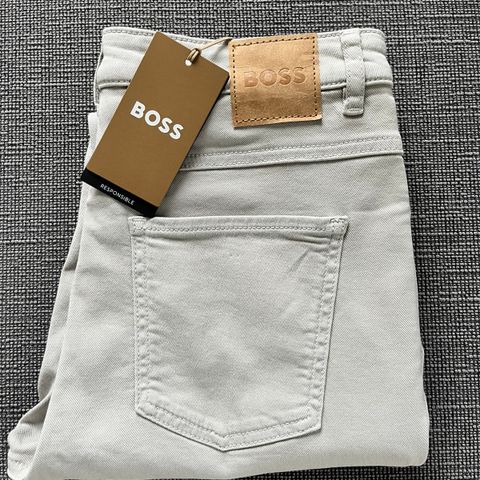 Helt ny BOSS Jeans Skinny Fit str., 29 light grey