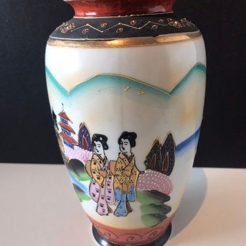 Fin japansk vase - 21 cm høy