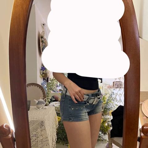 Low waist shorts