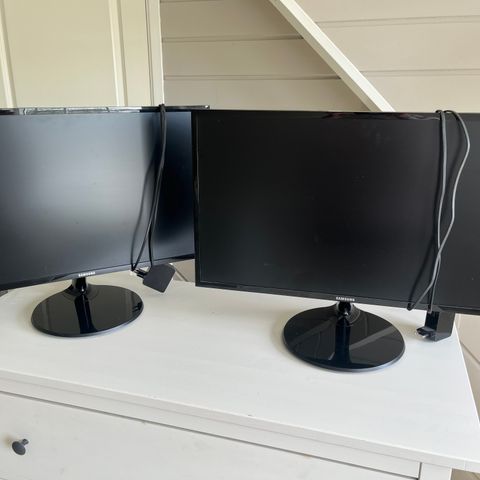 To stk PC-skjermer - Samsung 27” - selges!