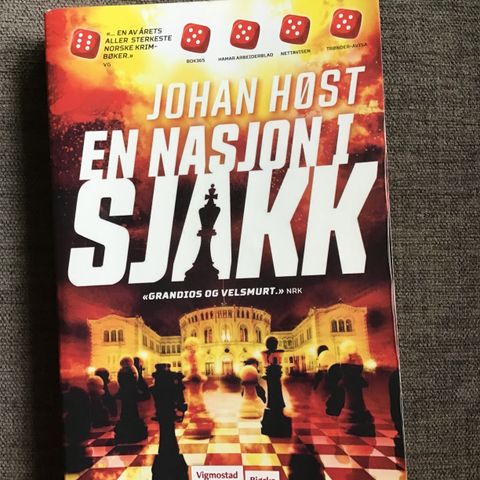 Pocketbok: Johan Høst, En nasjon i sjakk