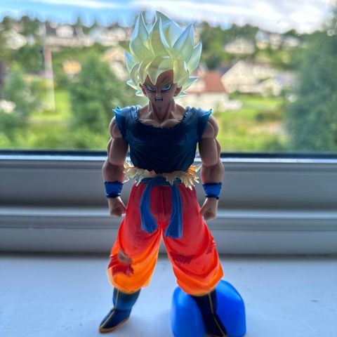 Dragon Ball Son Goku SSJ1 is