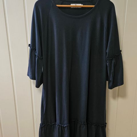 Kjole fra ArnieSays  ,mørkblå , str. XL