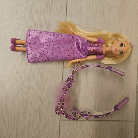 Rapunzel dukke og krone