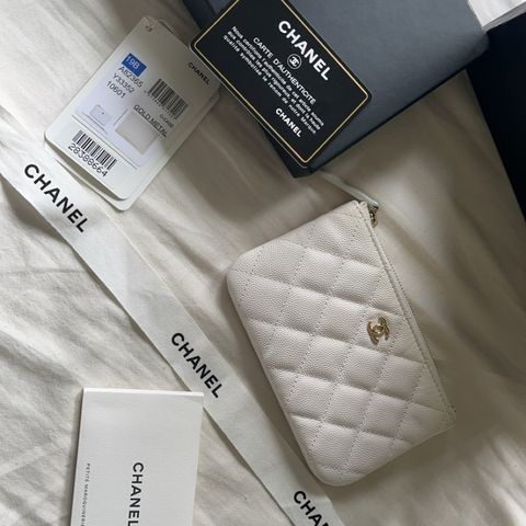 Chanel o’case i caviar med GHW