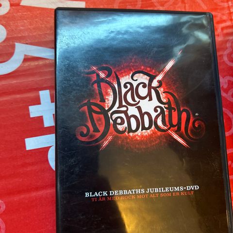 Black Debbaths Jublieums-DVD - Ti år med rock mot alt som er kult