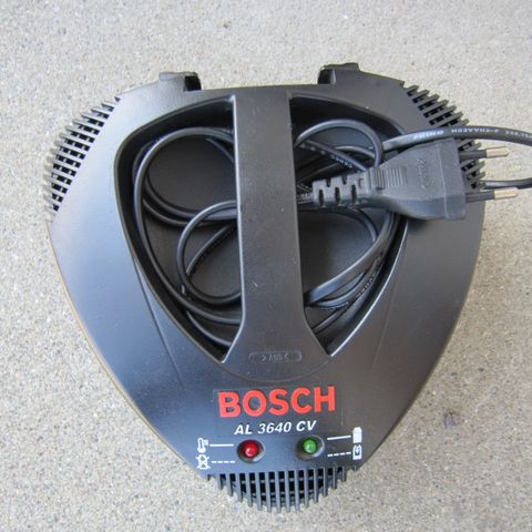 Bosch 36 volt lader til salgs.