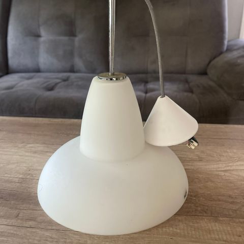 Hvit Hersdal Lampe