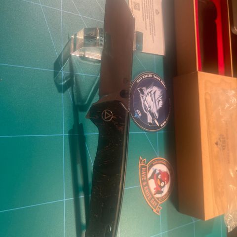 QSP Knife Penguin Plus QS130XL-E1 Satin 20CV Copper Foil CF/Black