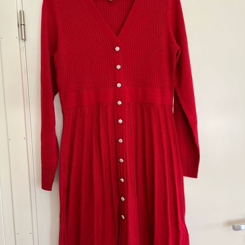 Flott rød kjole
