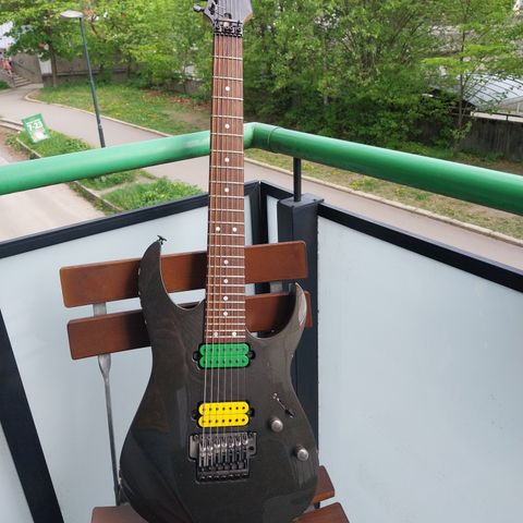 Ibanez RG1527 Prestige 7 strenger