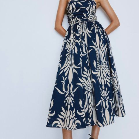 Fantastisk bandeau kjole fra H&M