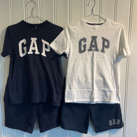 Gap shorts og T-shirt