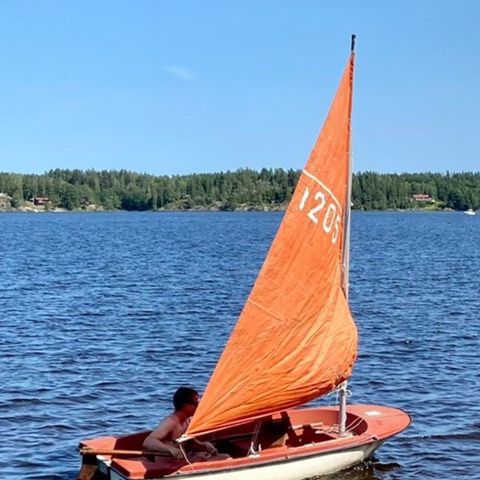 Komplett seil/rigg, senkekjøl og ror til VG-jolle