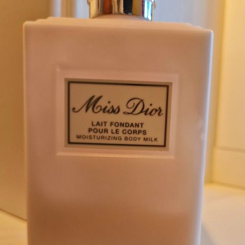 Miss Dior body lotion