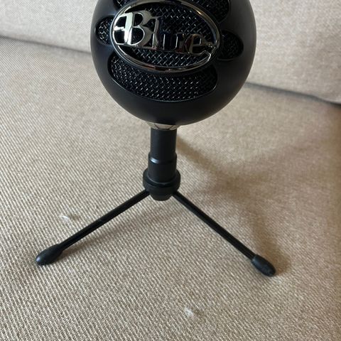 Blue snowball