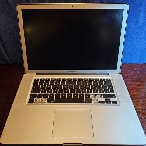 Macbook Pro 15" Early 2011 - DELEMASKIN