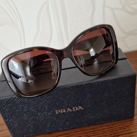 Prada solbrill