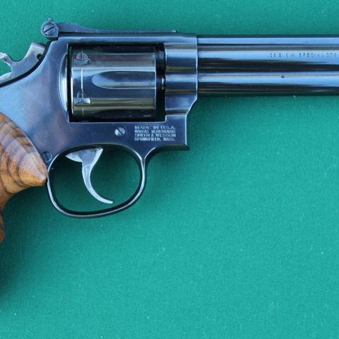 S&W Model 14 med full underlug i .38 Special ønskes kjøpt