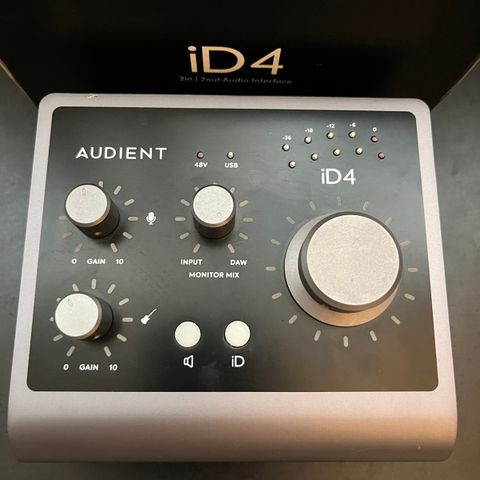 Audient iD4 2 in 2 out Audio Interface