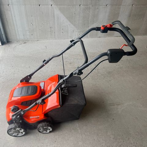 UTLEIE - Husqvarna S138C Vertikalskjærer/Plenlufter/Mosefjerner