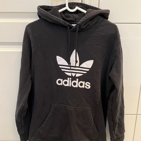 Adidas hettegenser