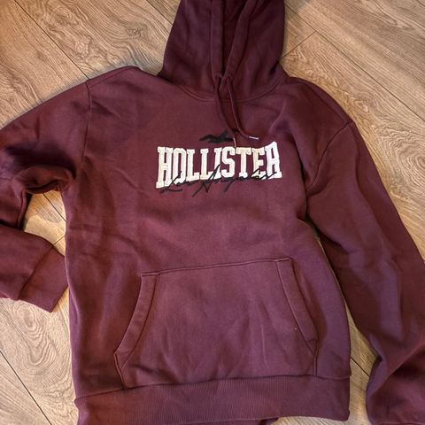 Burgunder Hollister genser brukt et par ganger