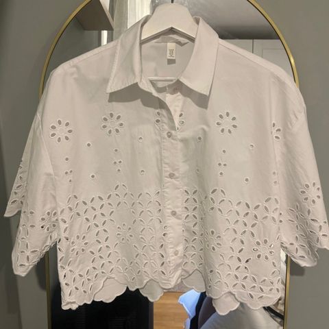 Skjorte/bluse med blonder - H&M