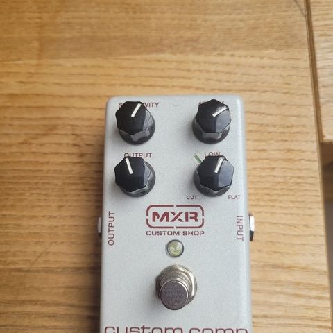 MXR custom comp deluxe