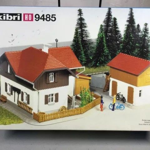 Kibri H0 9485 - Landlig hus med tilbygg