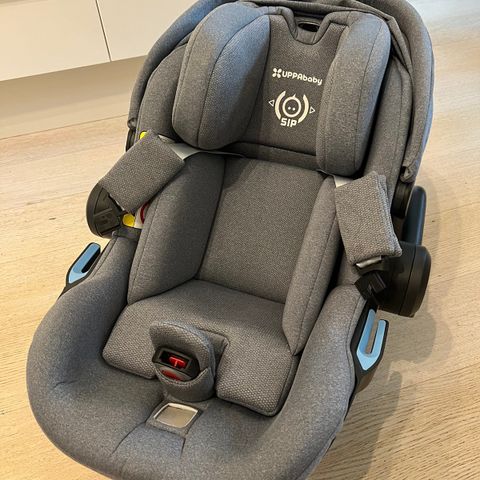 Velholdt Uppababy Mesa i-Size bilstol m. Isofix