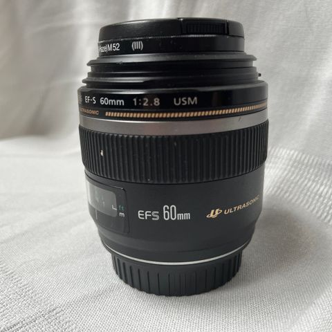 Canon EF-S   makroobjektiv. 60 mm 1:2.8 USM