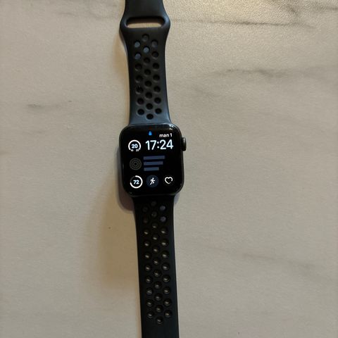 APPLE WATCH NIKE SE (reservert)