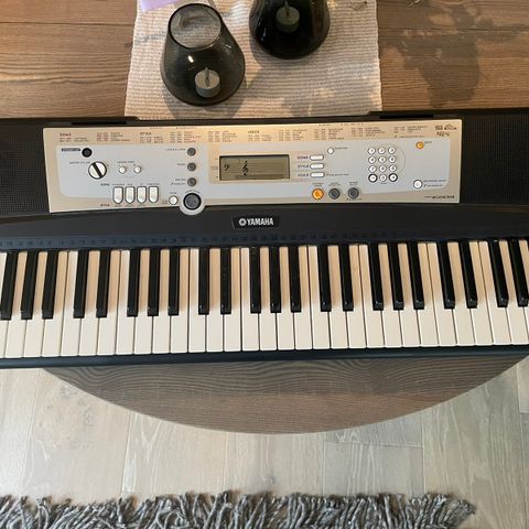 Yamaha keyboard psr e203